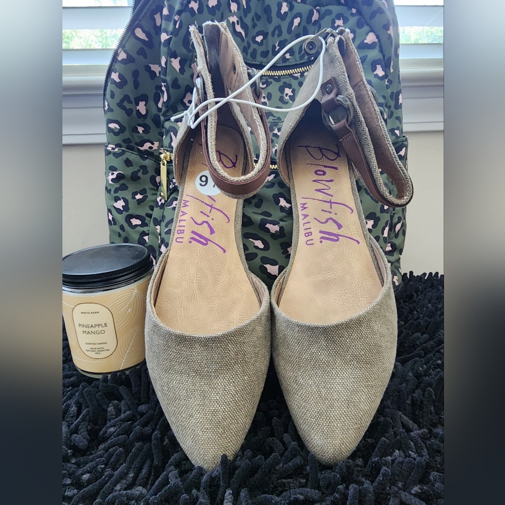 Women flats